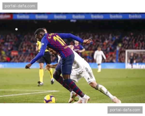 西甲争冠格局分析：皇马进攻火力与巴萨防守稳定性对比